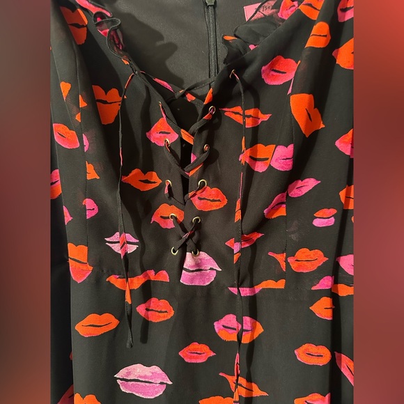 BETSEY JOHNSON 8 Y2K Valentine’s Day Kiss Lipstick Lace Up Sheer Puff Sleeves 💋 - Picture 4 of 14